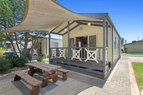 Отель Murray River Holiday Park  Моама